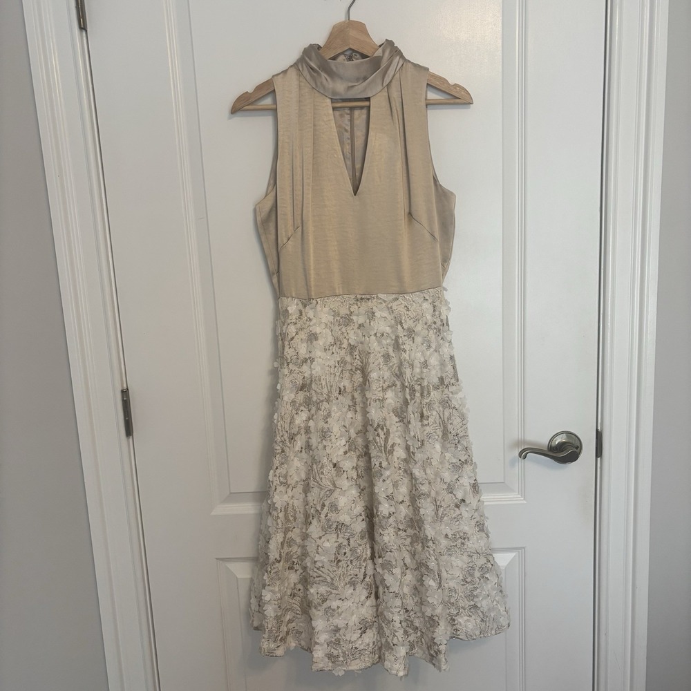 White House Black Market Dress Floral Embellished Embroidered Lace Size 4